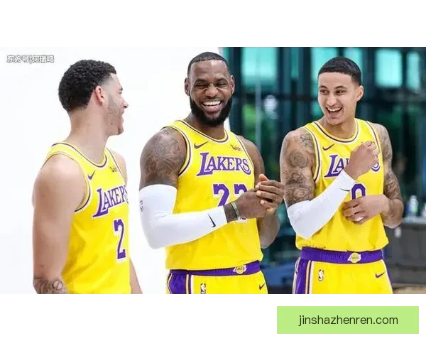 里夫斯腹斜肌二级损伤影响湖人季后赛阵容 专家提出治疗与轮换调整方案